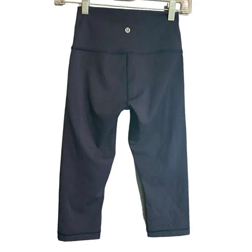 Lululemon Wunder Under Crops in Navy Blue Size 4